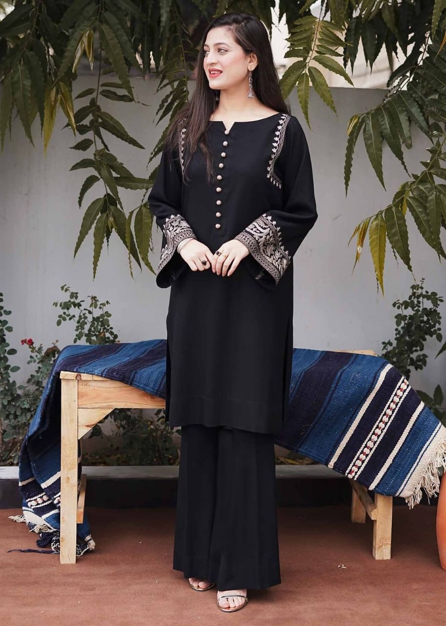 Ebony & Ivory Embroidered Set