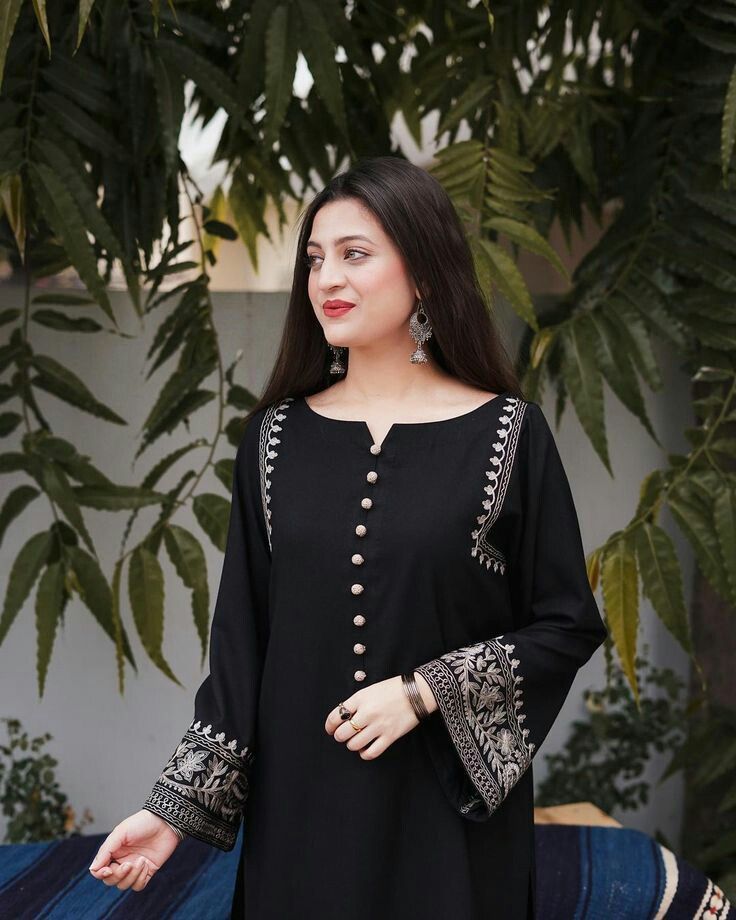 Ebony & Ivory Embroidered Set